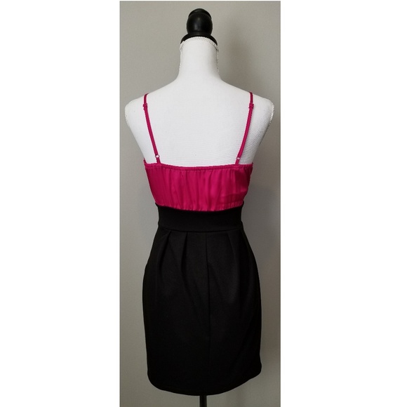 F21 Colorblock Hot Pink/Black Dress - Picture 3 of 7